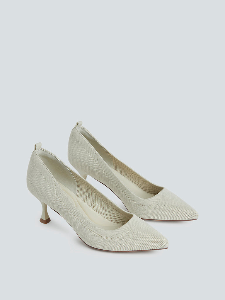 LUNA BLU Cream Pointed Toe Pumps